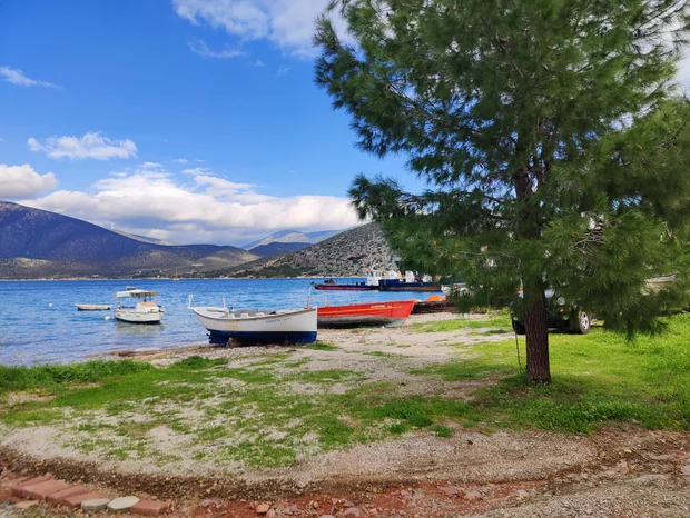 Zadní vchod do jeskyně Franchthi